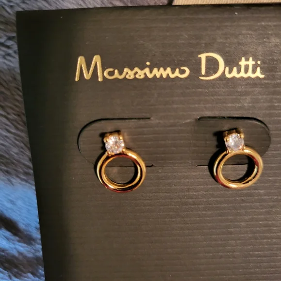 **** SOLD ***** Massimo Dutti Earrings Brand New with bag - Picture 1 of 8